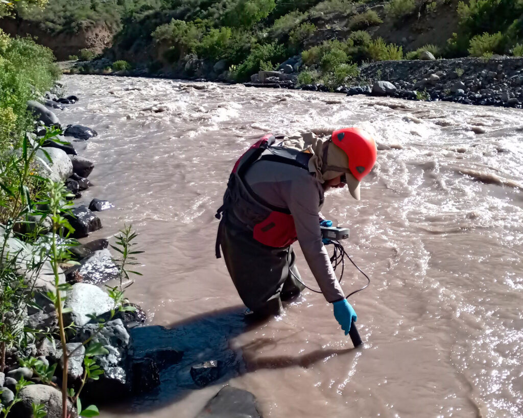 Foto monitoreo insitu en el río Maipo